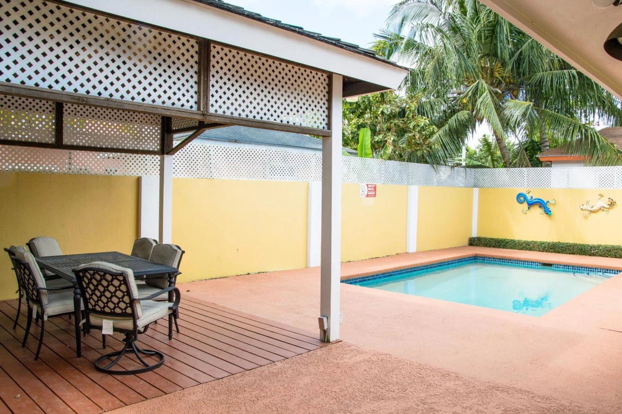 Brownstone Guesthouses Seabeach