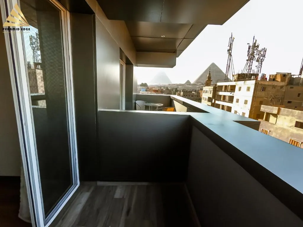 Deluxe Triple Room Pyramids View & Balcony
