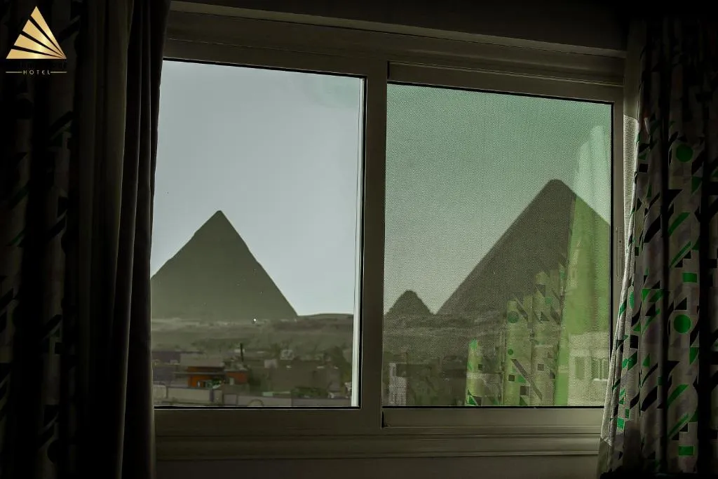 Deluxe Twin Room Pyramids View